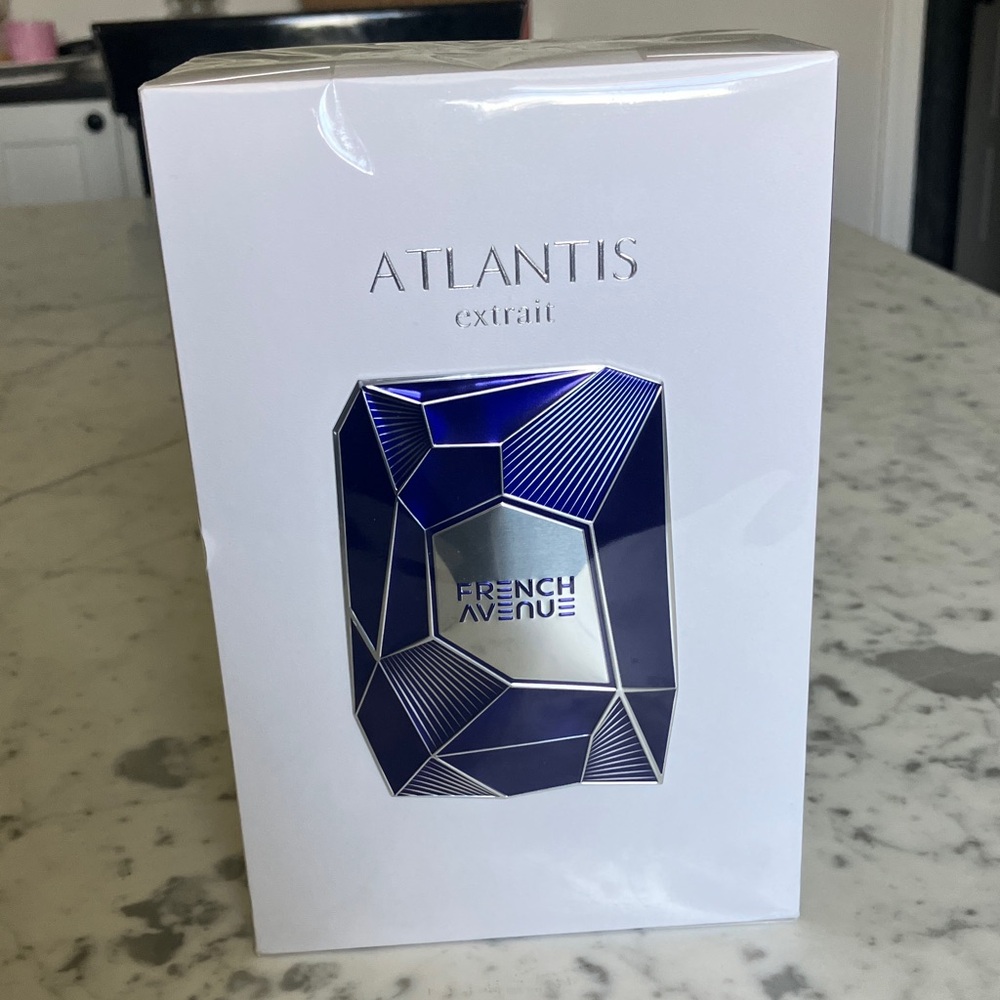 Amazon Atlantis Extrait Cologne Box - White & Blue